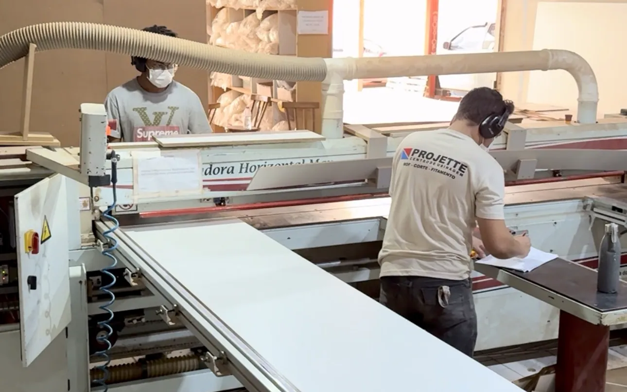 Seccionadora de corte de MDF do Centro Projette
